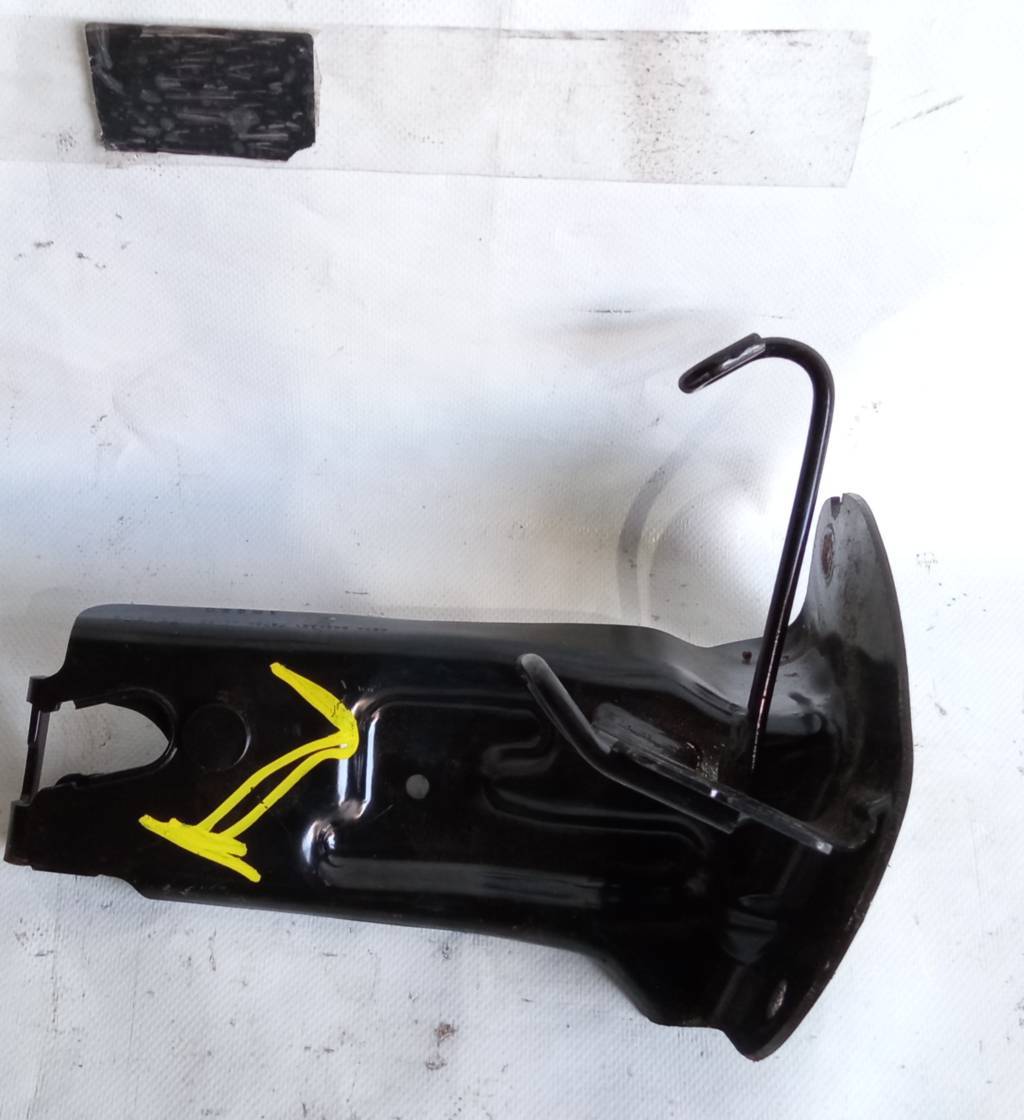 Fusion Кронштейн кріплення спинки сидіння задній лівий Ford Fusion 2013-2020 DS7Z9661321C Ford Fusion 5