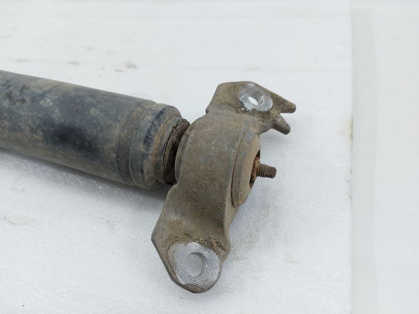 Regal Амортизатор задній лівий Buick Regal 2014-2017 84185484 Buick Regal 4