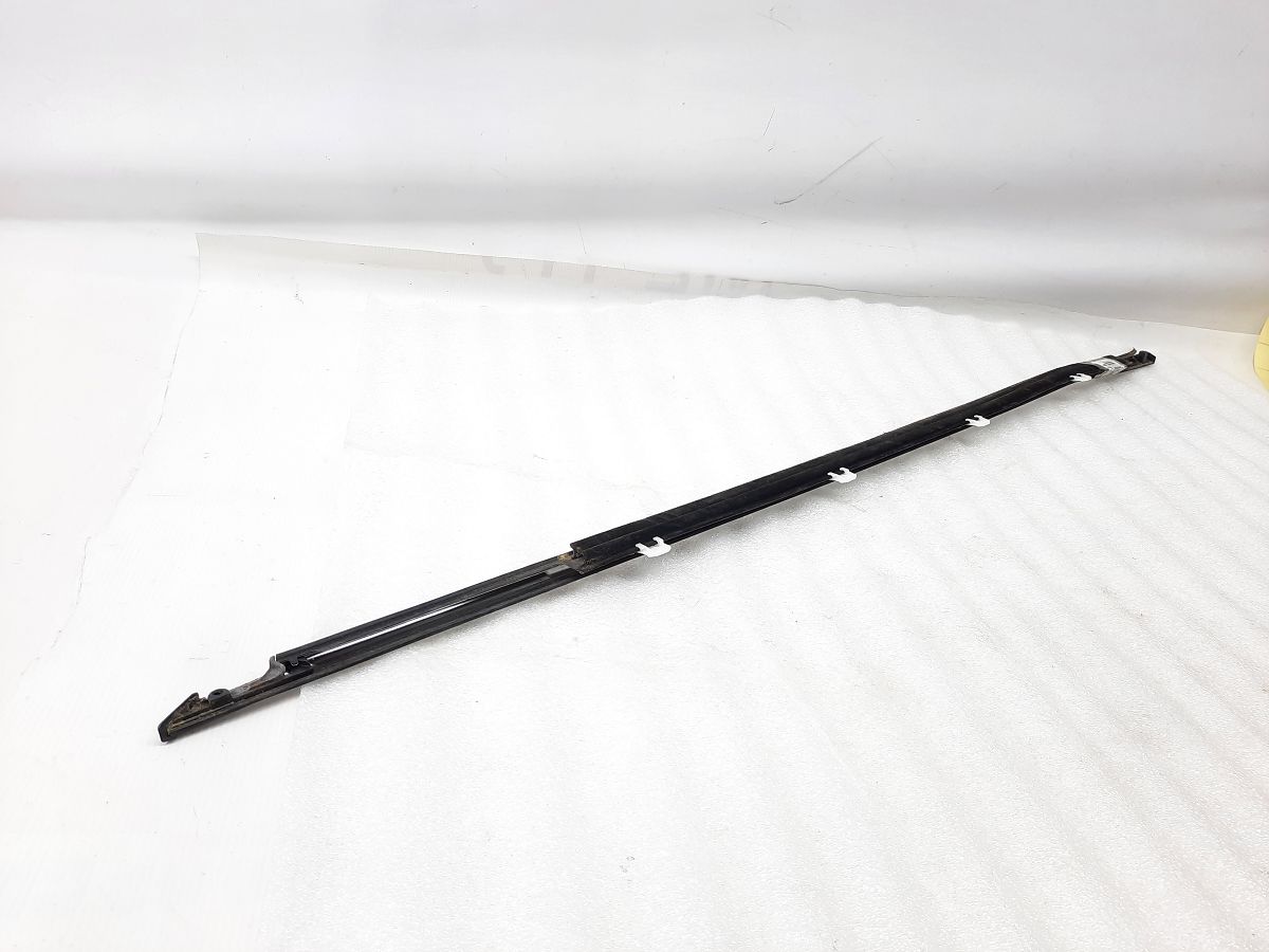 Accord Ущільнювальна гумка зовнішнього скла двері передньої правої Honda Accord 2008-2012 72410TA0A02 Honda Accord 3