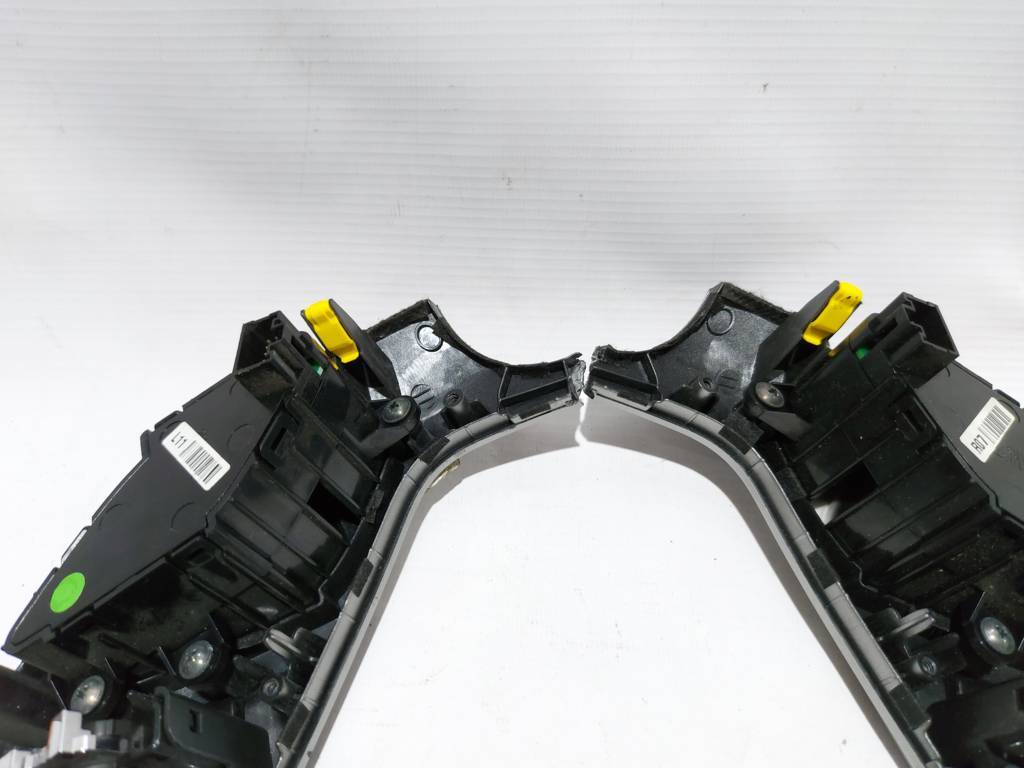 Veloster Повітропровід центральний Hyundai Veloster 2012-2016 84740-2V100-RDR Hyundai Veloster 7