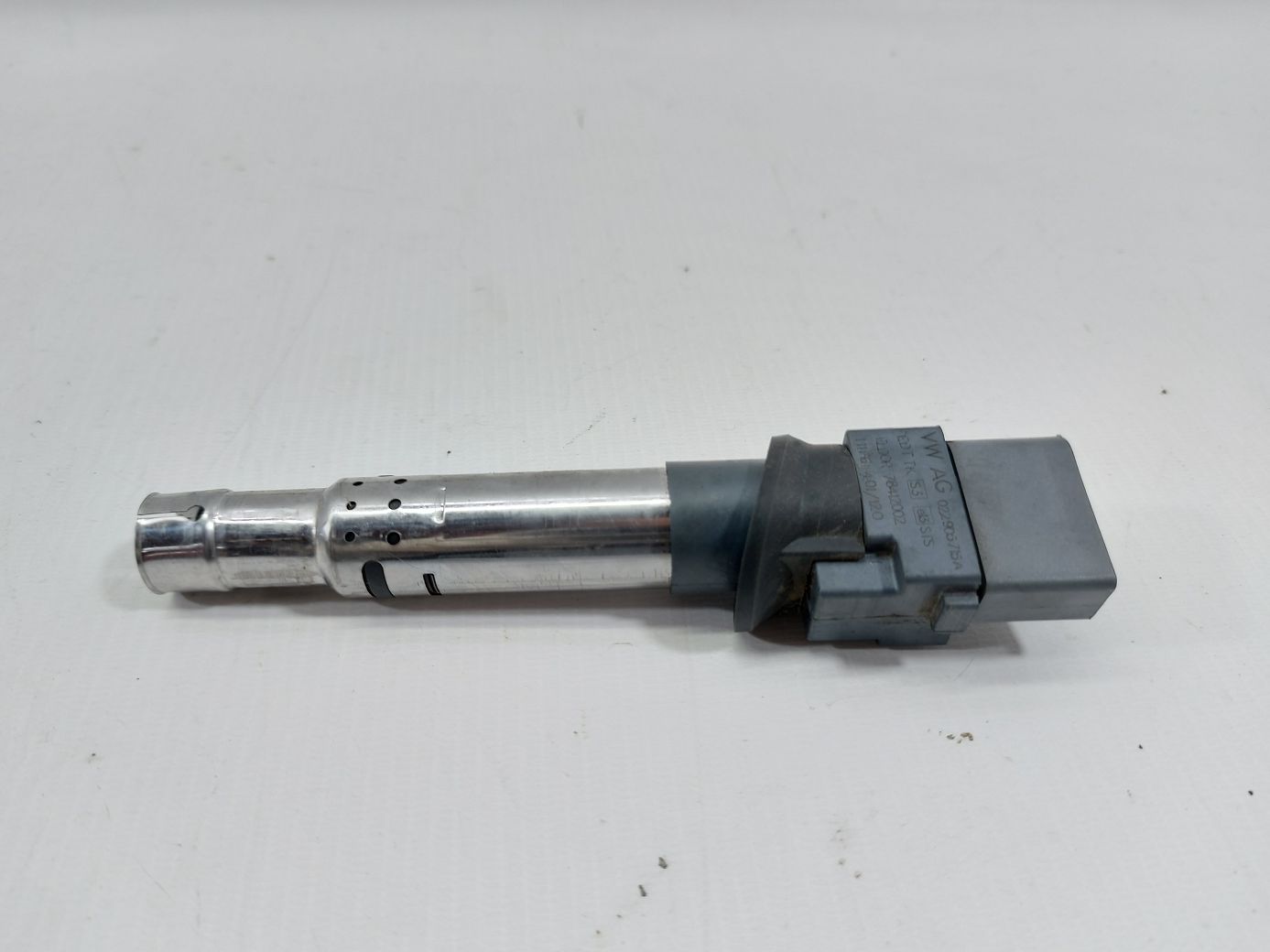 Passat. Катушка двигателя Volkswagen Passat 2008-2018 022905715E Volkswagen Passat