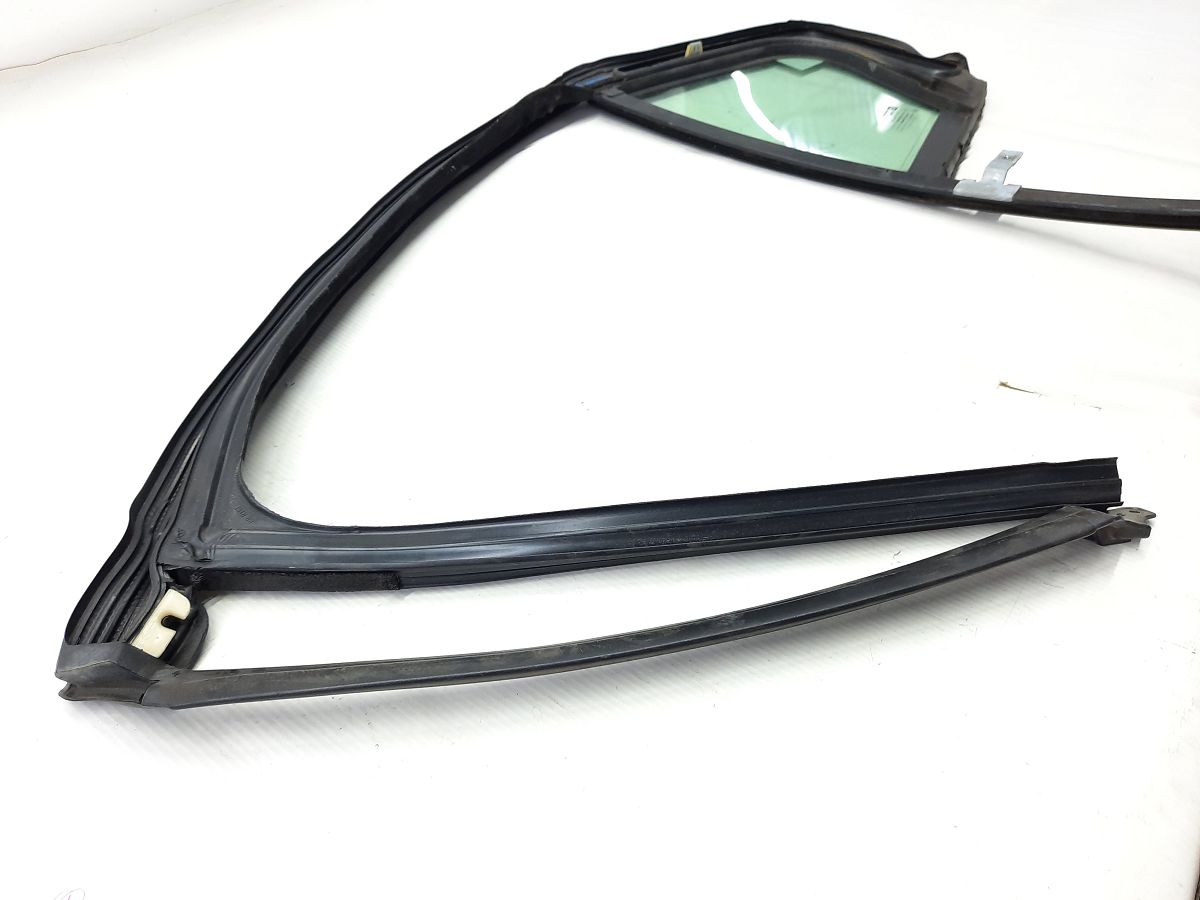 Cruze Направляющая резинка стекла с форточкой двери задней правой Chevrolet Cruze 2014-2016 94785817 Chevrolet Cruze 4 Cruze Направляющая резинка стекла с форточкой двери задней правой Chevrolet Cruze 2014-2016 94785817 Chevrolet Cruze 4