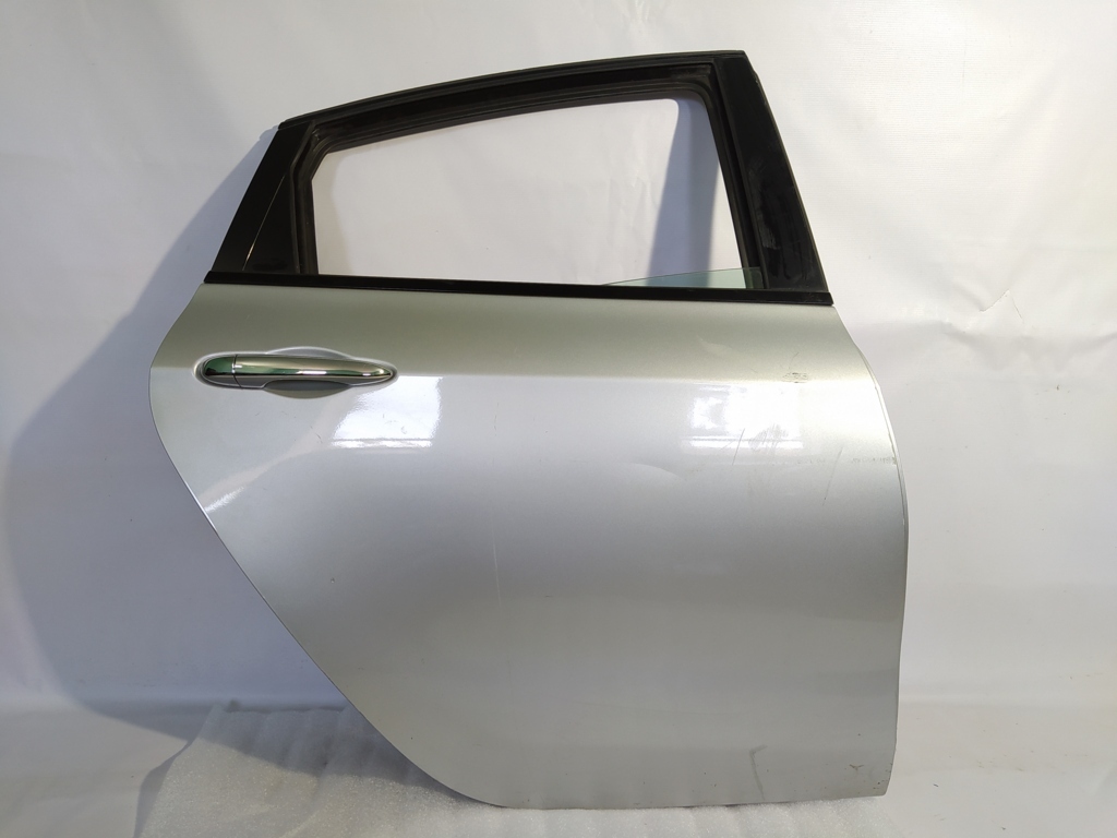 Dart Двері задні права Dodge Dart 2013-2019 68158726AD Dodge Dart 39