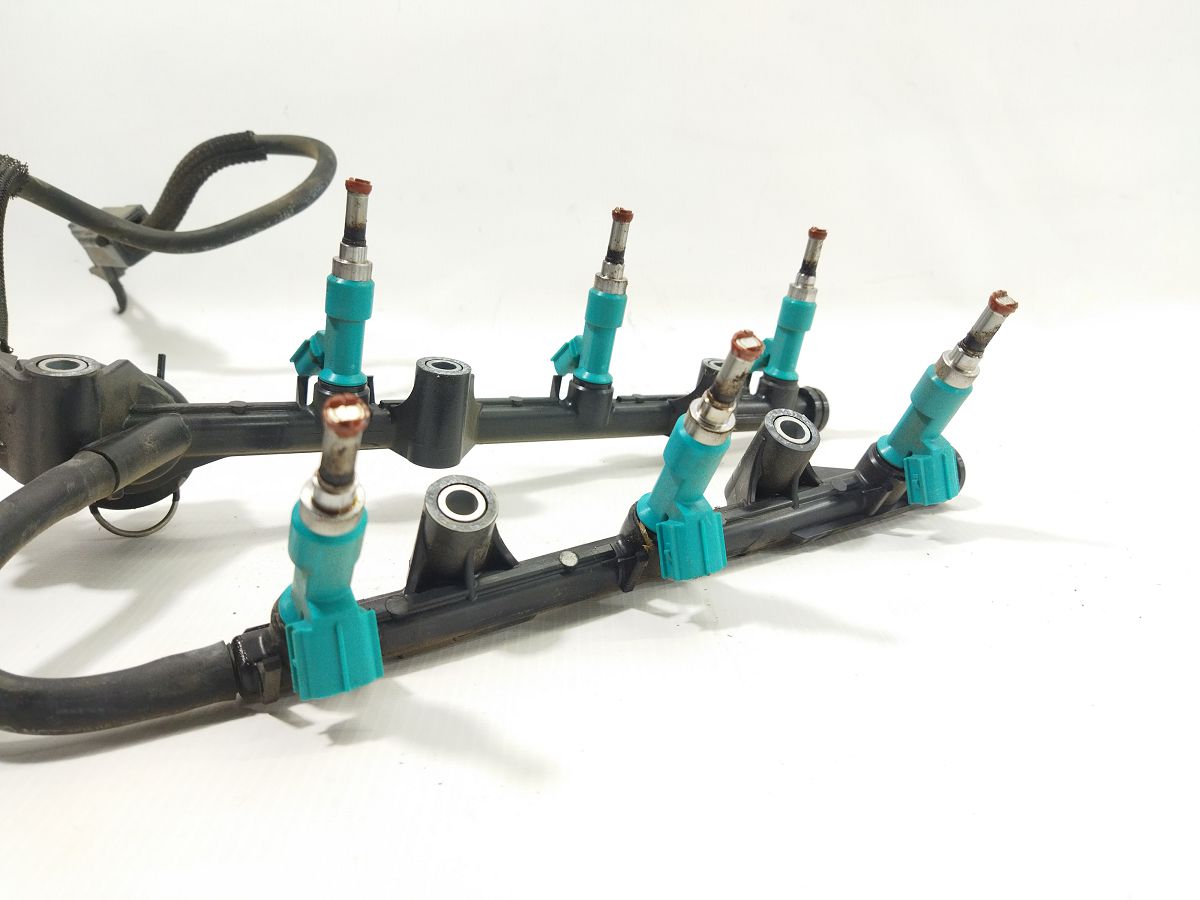 Sienna Паливна рейка з форсунками Toyota SIENNA 2011-2016 238700P011 Toyota SIENNA 3 Sienna Паливна рейка з форсунками Toyota SIENNA 2011-2016 238700P011 Toyota SIENNA 3