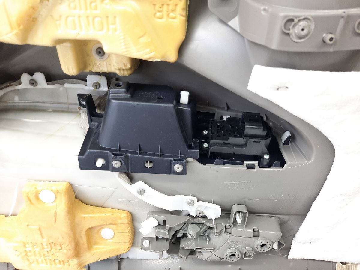 Insight Карта двери задней левой Honda Insight 2010 83780TM8A03ZA Honda Insight 17