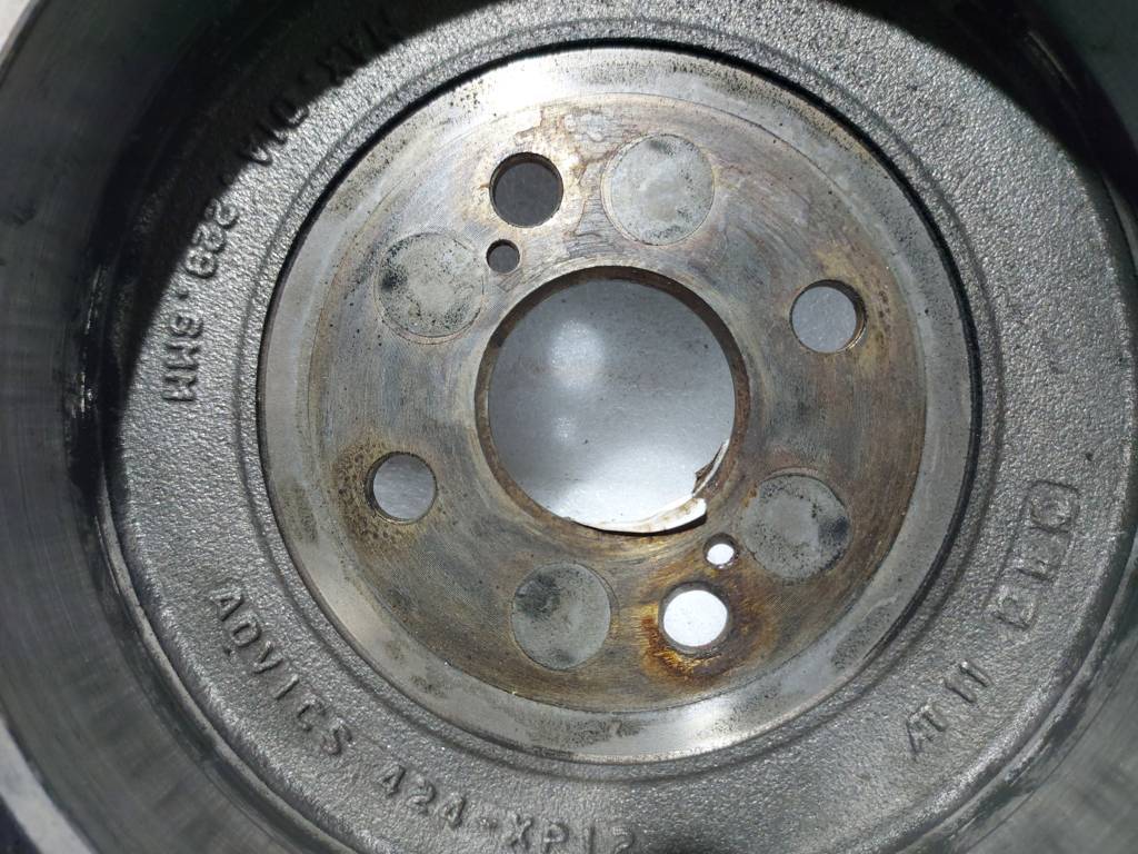 Prius c Барабан гальмівний задній лівий/правий Toyota Prius C 2012-2019 4243152090 Toyota Prius C 5