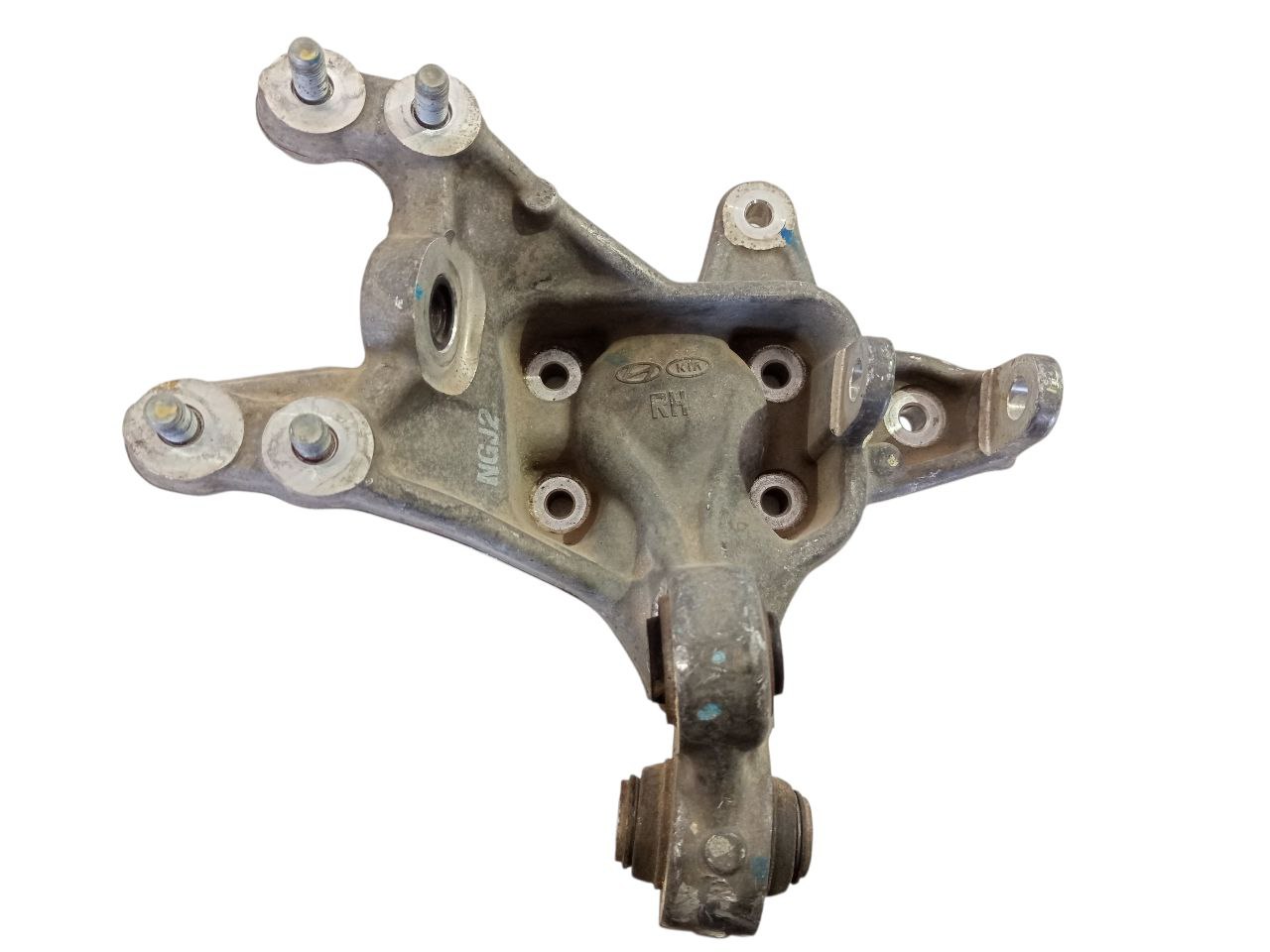 Optima Цапфа задня права Kia Optima 2011-2015 527204R010 Kia Optima 3