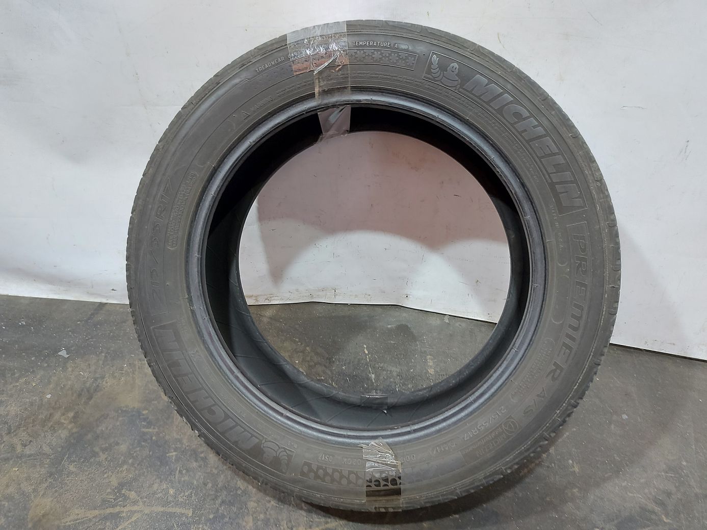  Резина Mishlen 215/55R17 1