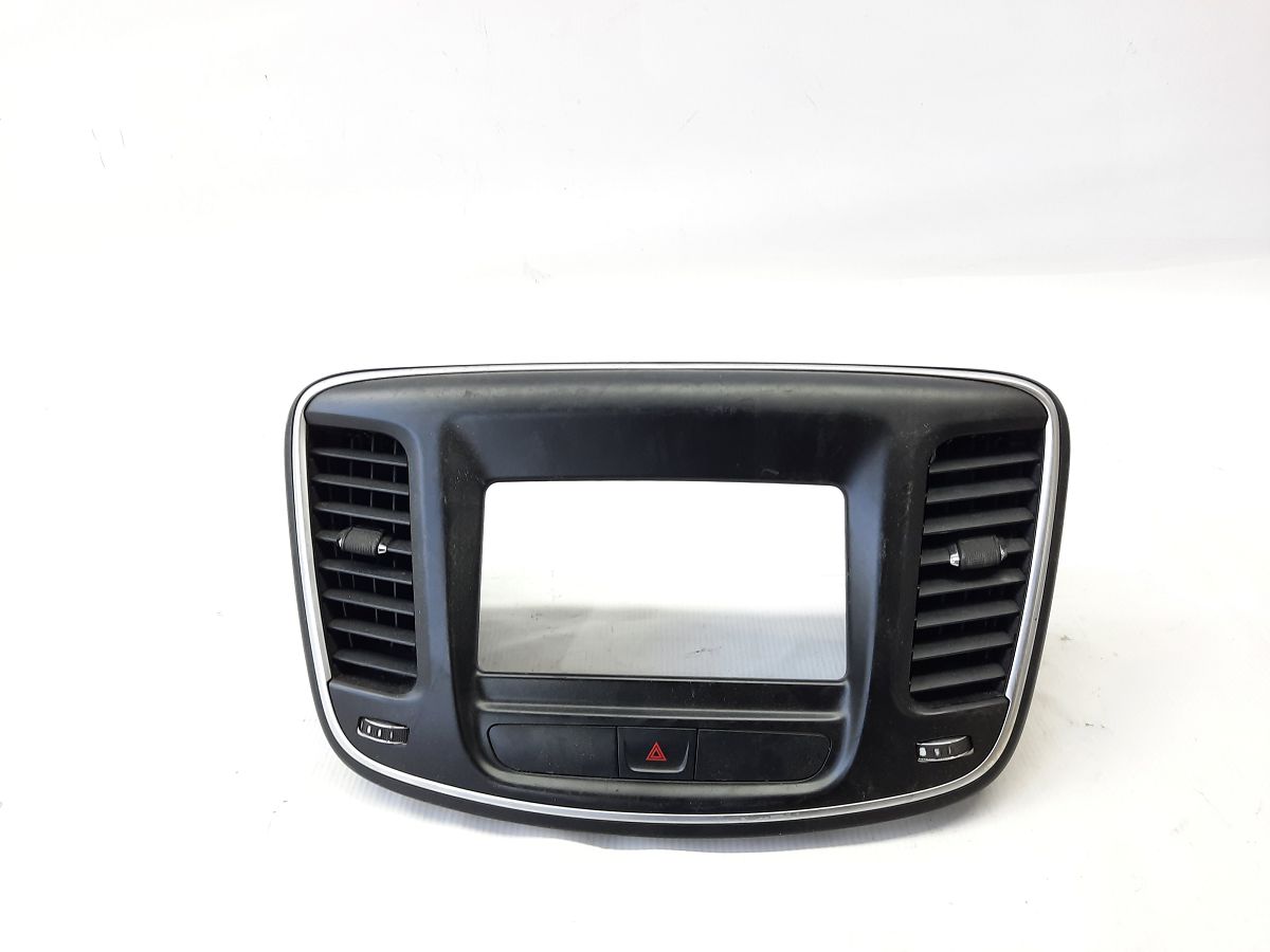 200 limited. Накладка повітроводу центрального Chrysler 200 Limited 2015-2017 5SS17DX9AA Chrysler 200 Limited