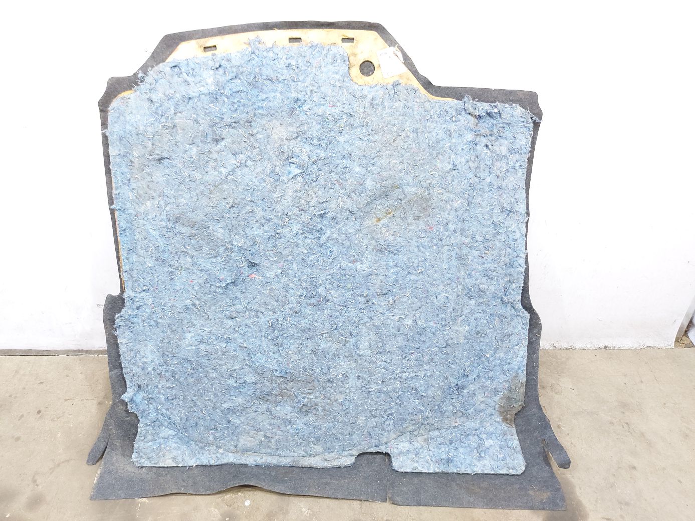 Fiesta sedan Килимове покриття багажного відділення (люк) Ford Fiesta sedan 2011-2019 AE8Z5413046AB Ford Fiesta sedan 4