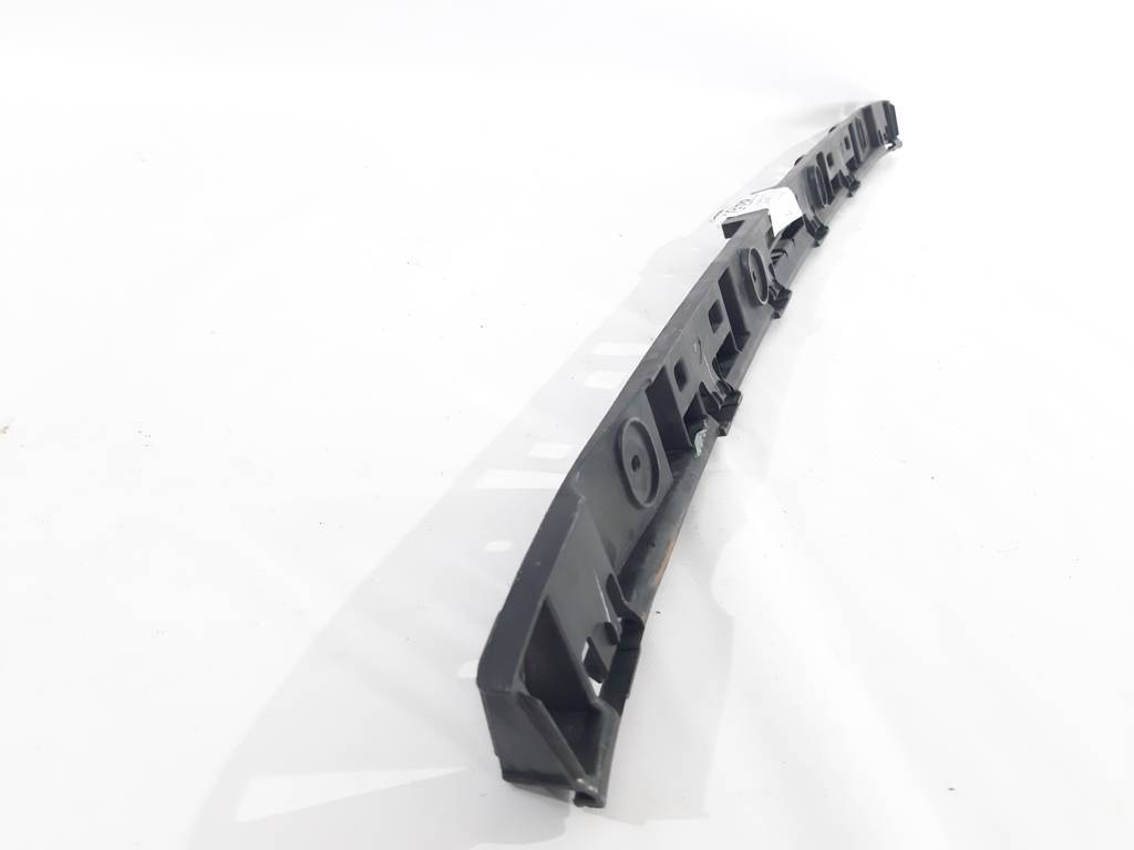 Jetta sedan Кріплення заднього бампера центральне Volkswagen Jetta sedan 2011-2014 5C6807863 Volkswagen Jetta sedan 4