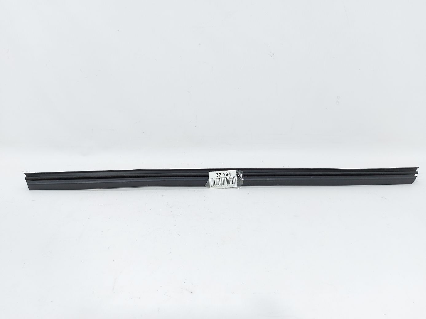 Journey. Уплотнитель стекла внутренний двери передней правой Dodge Journey 2011-2020 5076874AC Dodge Journey