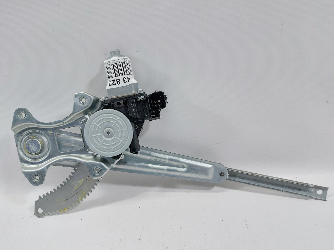 Juke. Склопідйомник двері задньої правої Nissan Juke 2015-2017 827201KA1C Nissan Juke Juke. Склопідйомник двері задньої правої Nissan Juke 2015-2017 827201KA1C Nissan Juke