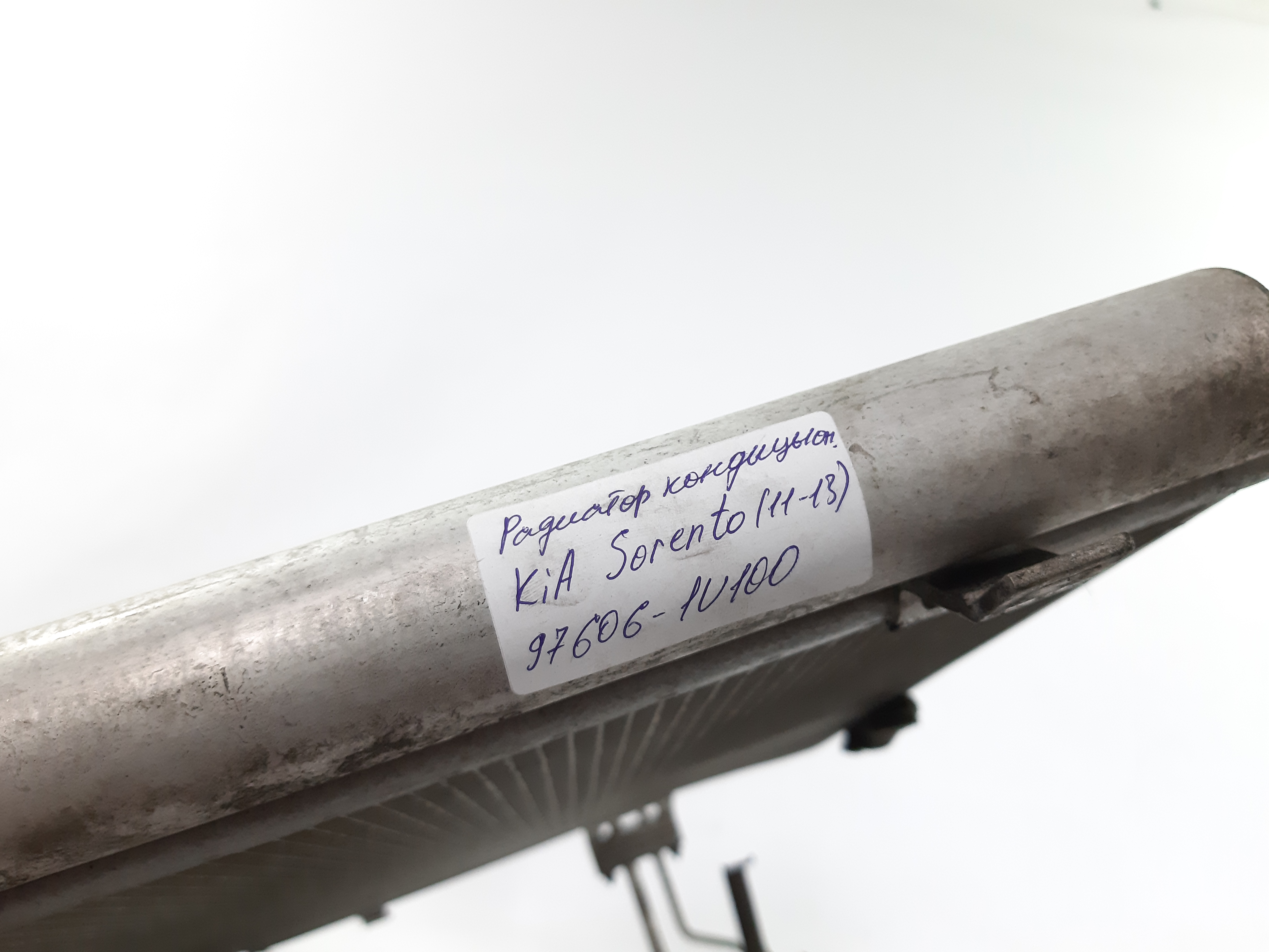 Sorento Радіатор кондиціонера Kia Sorento 2011-2015 976061U100 Kia Sorento 4