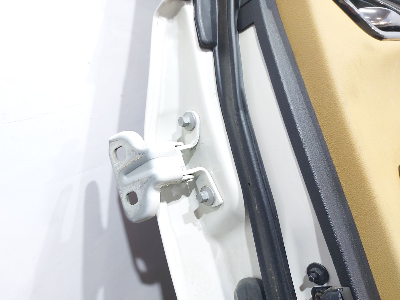 Ats Двері задні права в зборі Cadillac ATS 2013-2016 84007418 Cadillac ATS 10