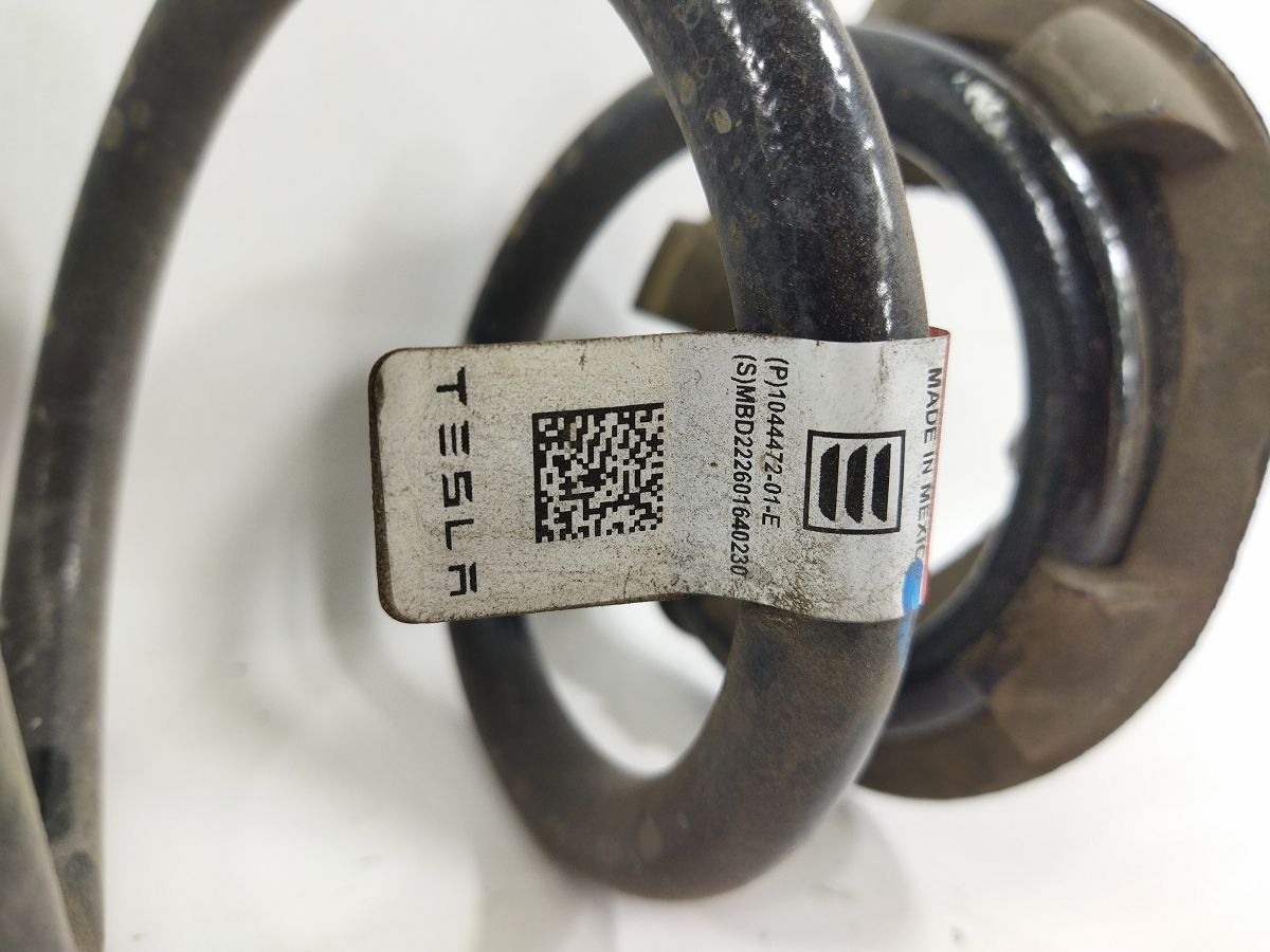 Model 3 Пружина задня ліва Tesla Model 3 2020-2024 104447201C Tesla Model 3 3
