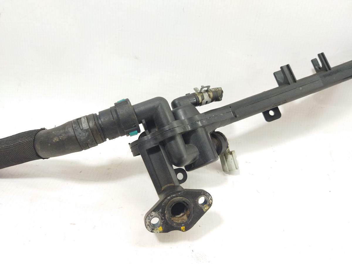 Xf Фланець охолоджувальної рідини двигуна впускний Jaguar XF 2010-2015 AJ814056 Jaguar XF 3