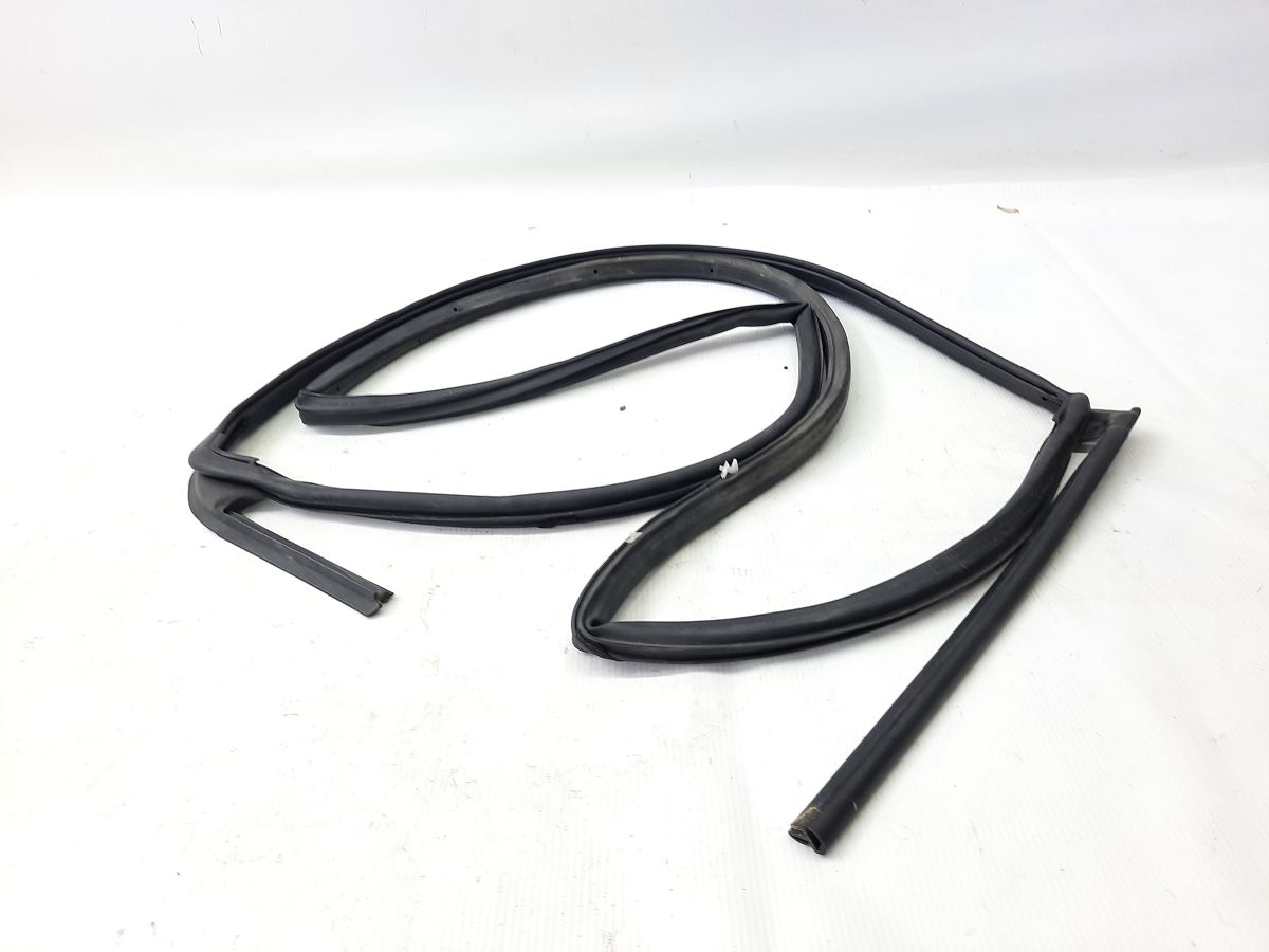 Insight Уплотнительная резинка двери задней левой Honda Insight 2010-2014 72850TM8A02 Honda Insight 10