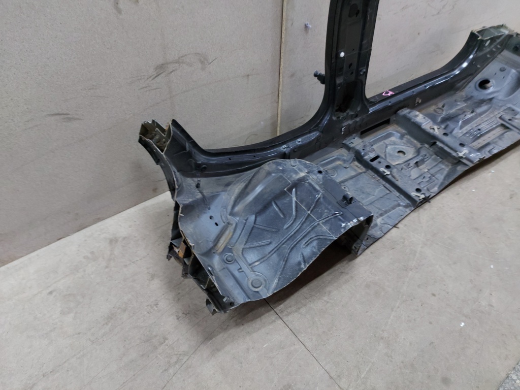 5 series Стійка центральна ліва (метал) BMW 5 series 2011-2016 41217240477 BMW 5 series 19