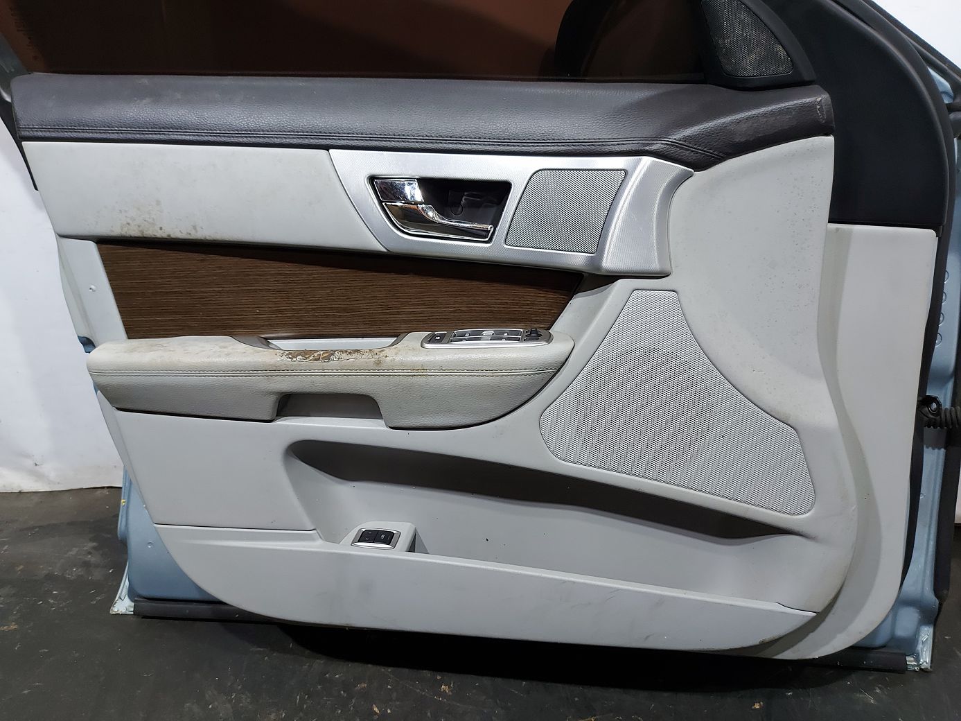 Xf Двері передні ліві Jaguar XF 2009-2015 C2Z2061 Jaguar XF 8