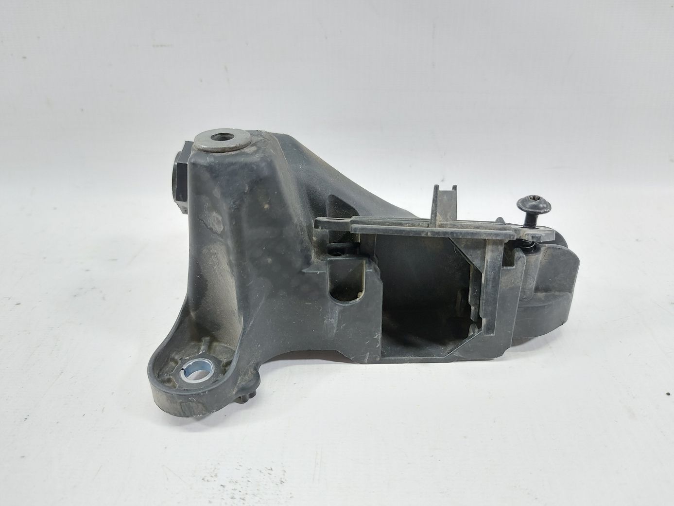 200 limited Кронштейн радіатора верхній лівий Chrysler 200 Limited 2015-2017 68376675AA Chrysler 200 Limited 2