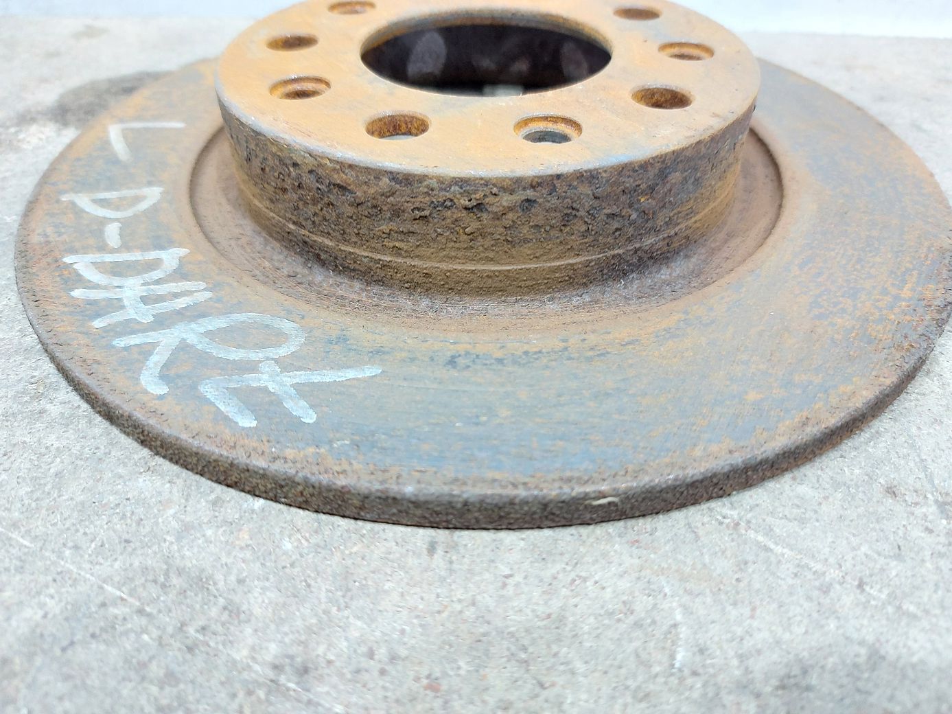 Dart Диск гальмівний задній лівий/правий Dodge Dart 2013-2019 68082121AB Dodge Dart 24