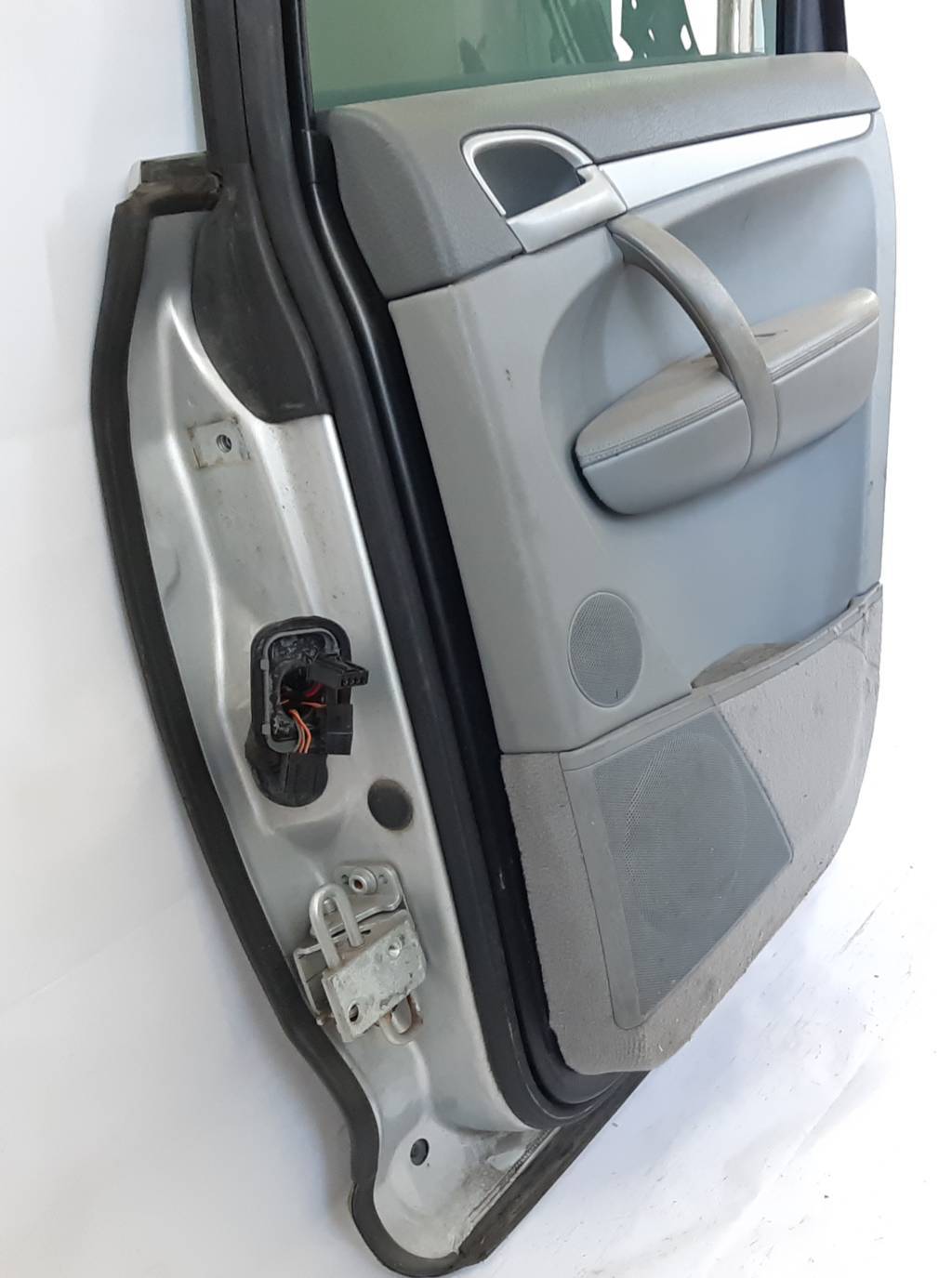 Cayenne Двері задні праві голі Porsche Cayenne 2003-2010 95553301206GRV Porsche Cayenne 6 Cayenne Двері задні праві голі Porsche Cayenne 2003-2010 95553301206GRV Porsche Cayenne 6