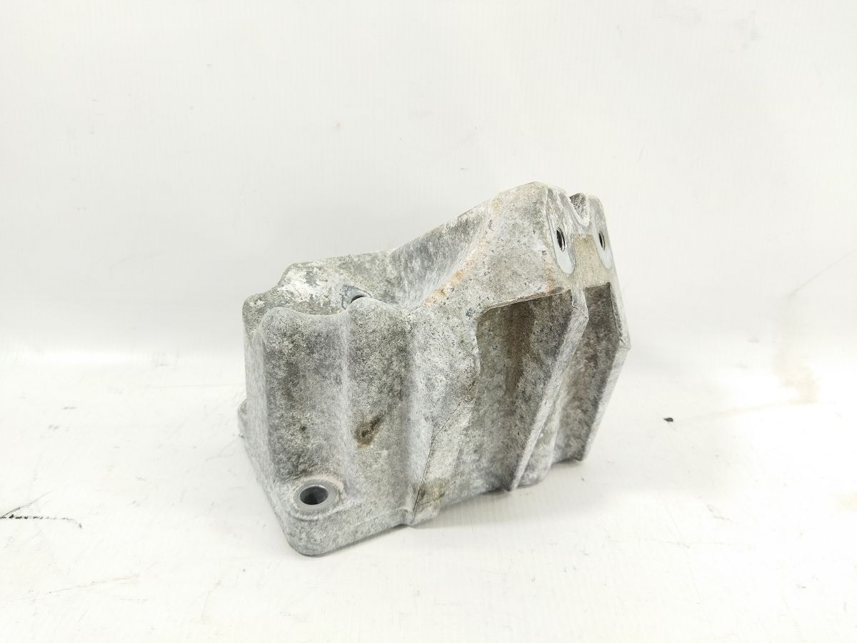 Charger. Кронштейн подушки двигателя левый Dodge Charger 2011-2020 4726027AB Dodge Charger