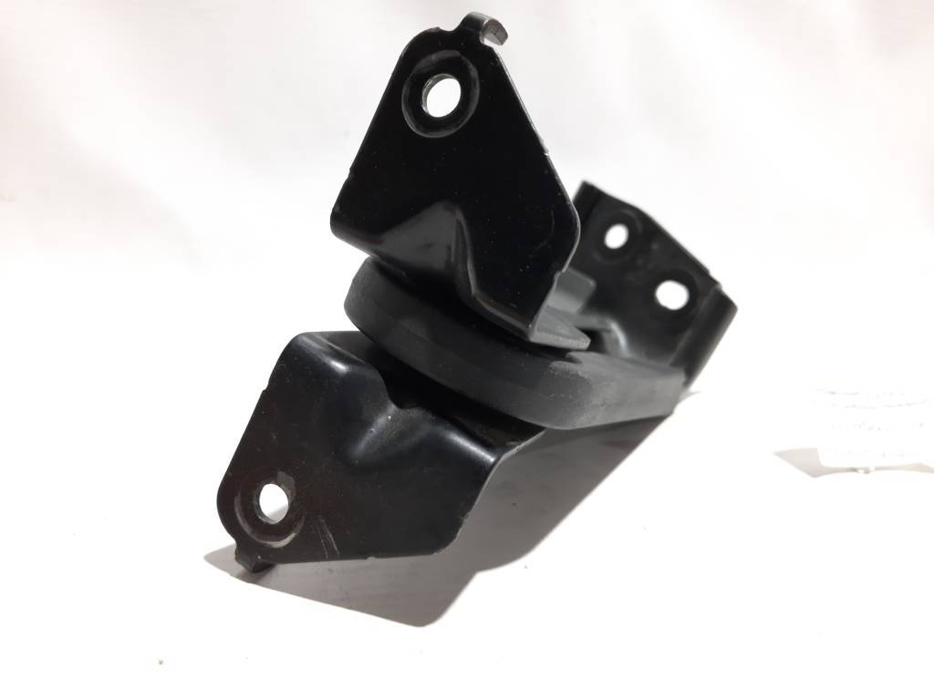 Sentra Крепление заднего ряда сидений центр Nissan Sentra 2013-2019 886063SA0A Nissan Sentra 12