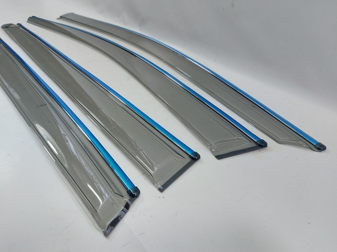 Вітровики бокового скла Дефлектори вікон Volkswagen dflc00007 Volkswagen ID.6X 2