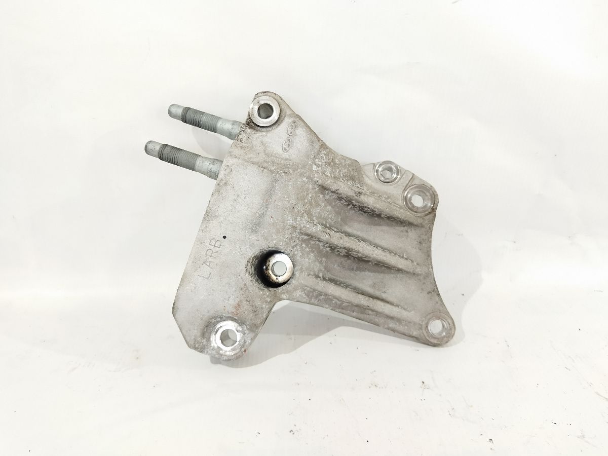 Optima. Кронштейн двигуна правий Kia Optima 2016-2020 216702GGB0 Kia Optima