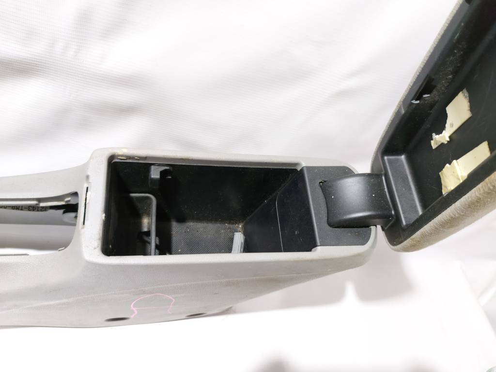 Insight Консоль центральна Honda Insight 2010-2011 83450TM8A12ZB Honda Insight 20