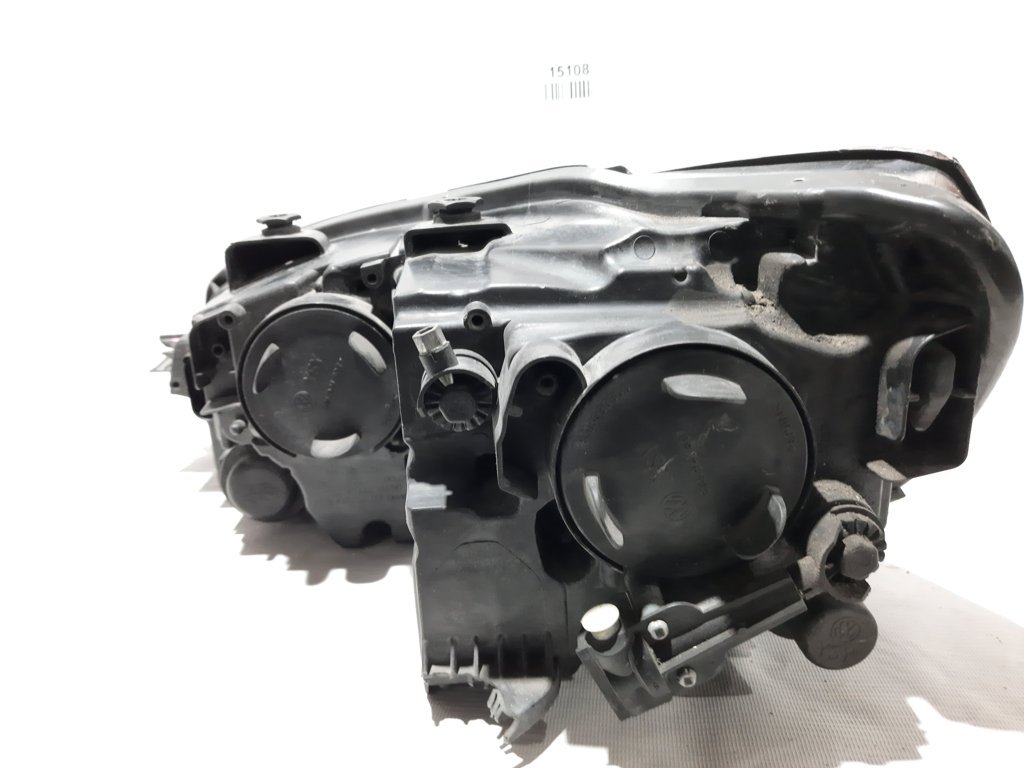 Товари з дефектами Фара передня права (дефект) Volkswagen Passat S 2012-2015 561941006D Volkswagen Passat S 31