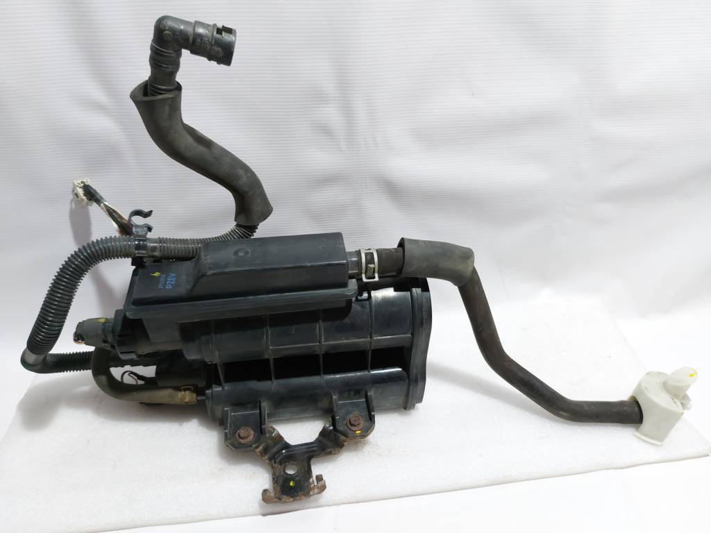 3 Вугільний фільтр рециркуляції парів бензину Mazda 3 2014-2018 PE5B1396Z Mazda 3 3