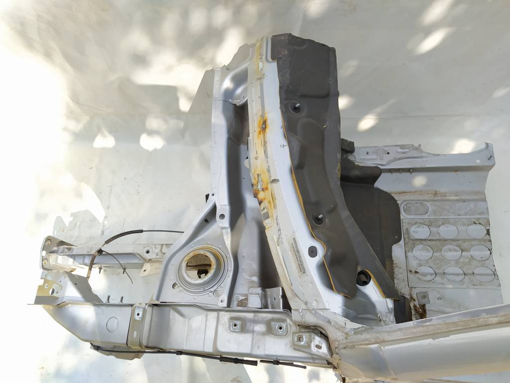 Dart Чверть передня ліва зі склянкою Dodge Dart 2013-2019 68105063AB Dodge Dart 23