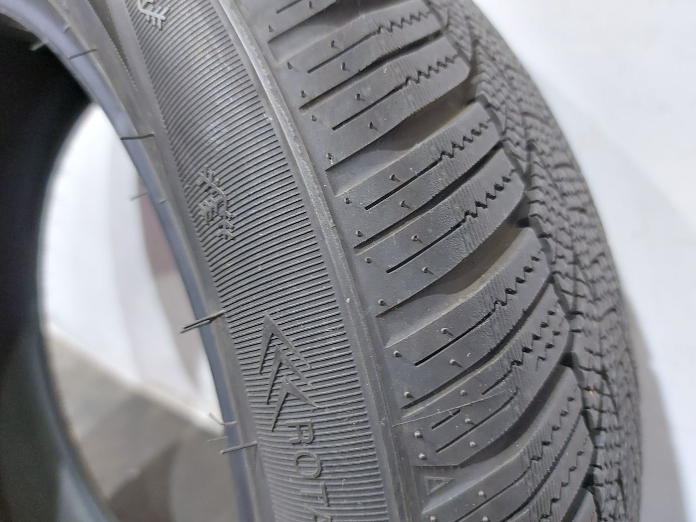  Гума Ilink snowgripper 185/55R16 3