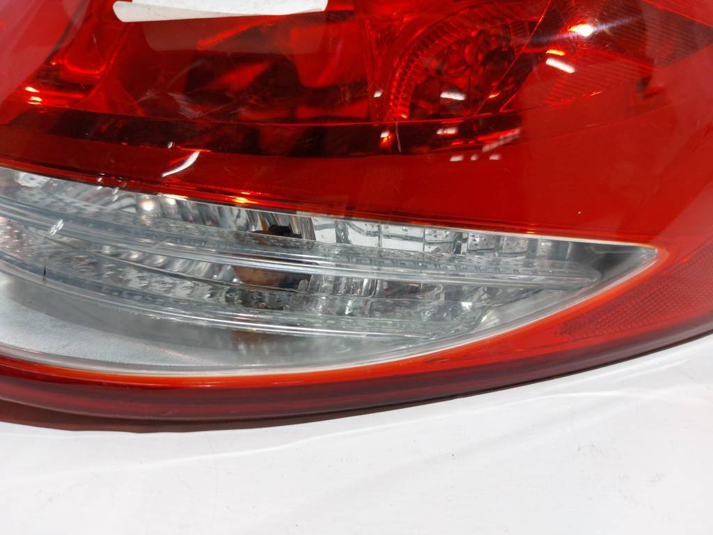 Veloster Ліхтар задній правий Hyundai Veloster 2012-2017 924022V000 Hyundai Veloster 4