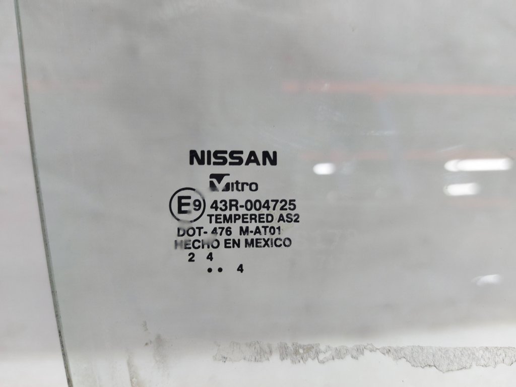 Versa Скло дверей передньої правої Nissan Versa 2012 803003BA0A Nissan Versa 2