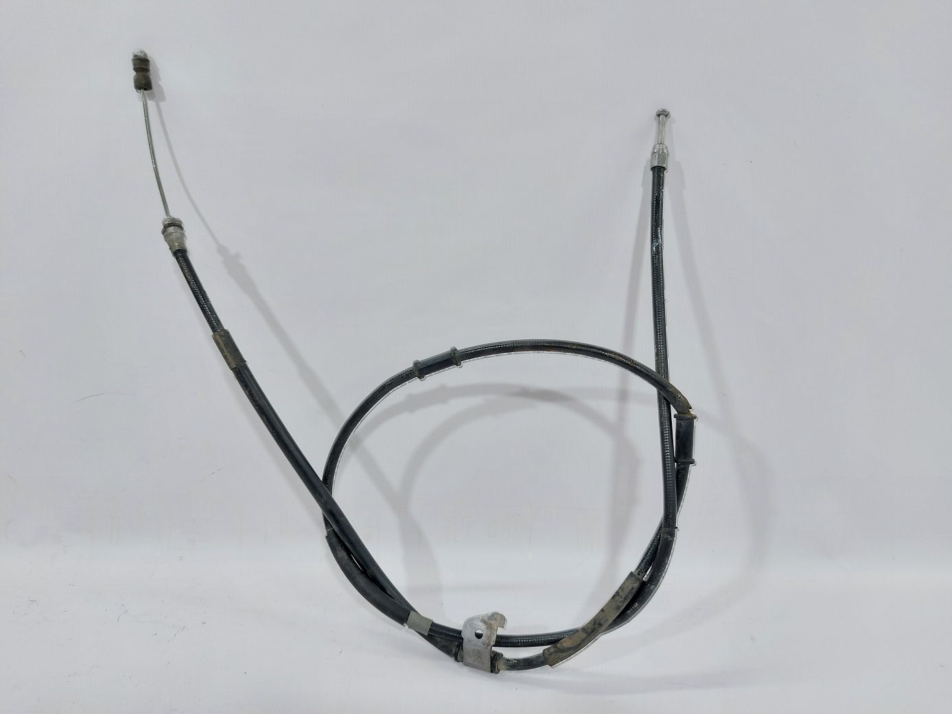 Malibu. Трос гальма стоянки правий Chevrolet Malibu 2014-2016 23494625 Chevrolet Malibu