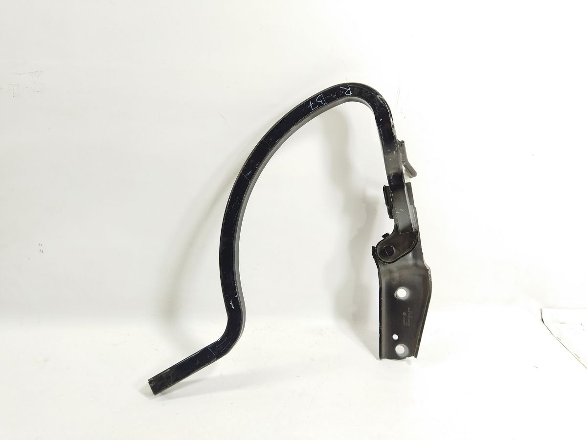 Passat. Петля кришки багажника права Volkswagen Passat 2012-2015 561827302C Volkswagen Passat