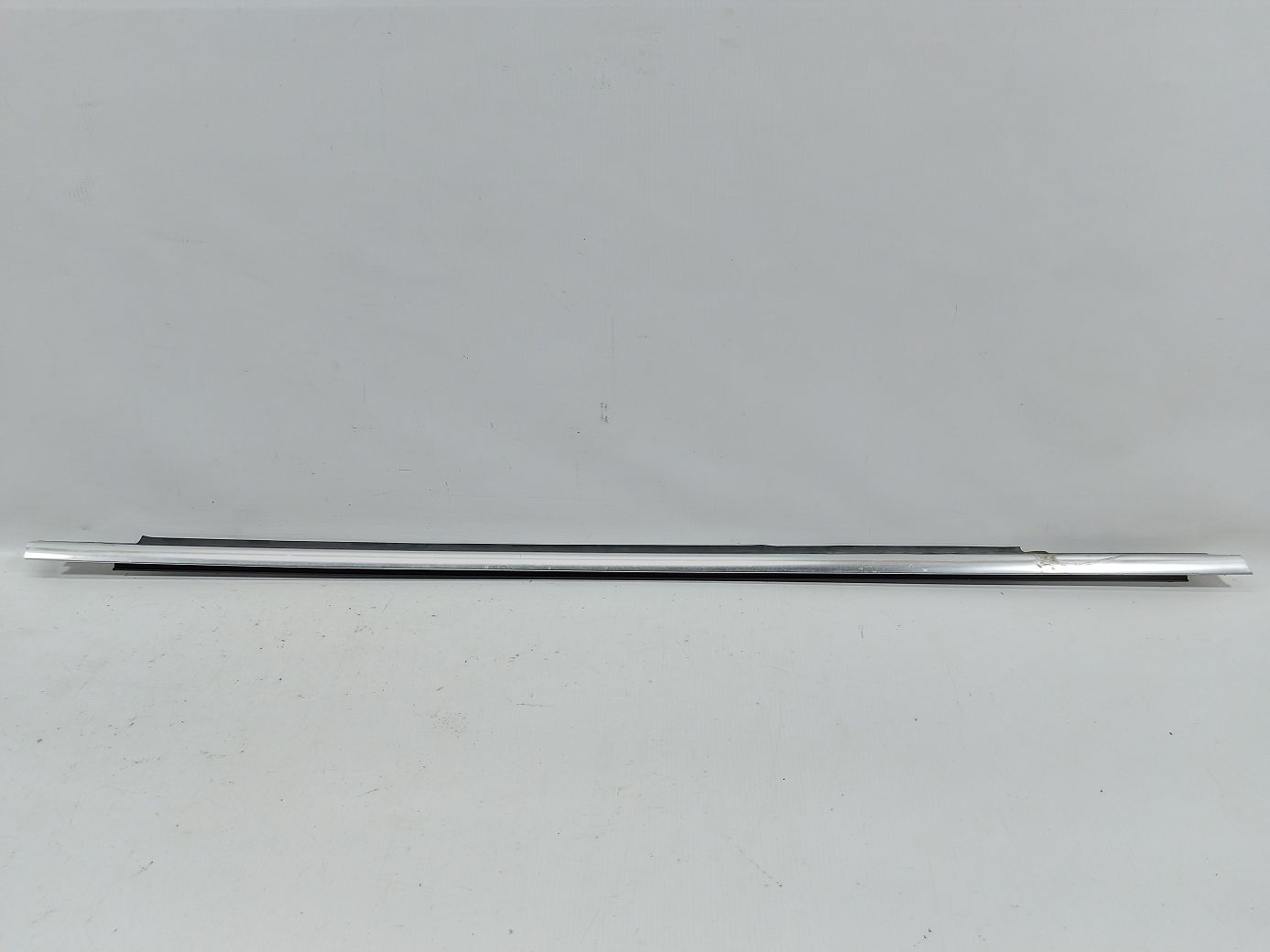 Tiguan. Ущільнювальна гумка скла двері передньої правої зовнішня Volkswagen Tiguan 2009-2018 5N0837478A5AP Volkswagen Tiguan Tiguan. Ущільнювальна гумка скла двері передньої правої зовнішня Volkswagen Tiguan 2009-2018 5N0837478A5AP Volkswagen Tiguan