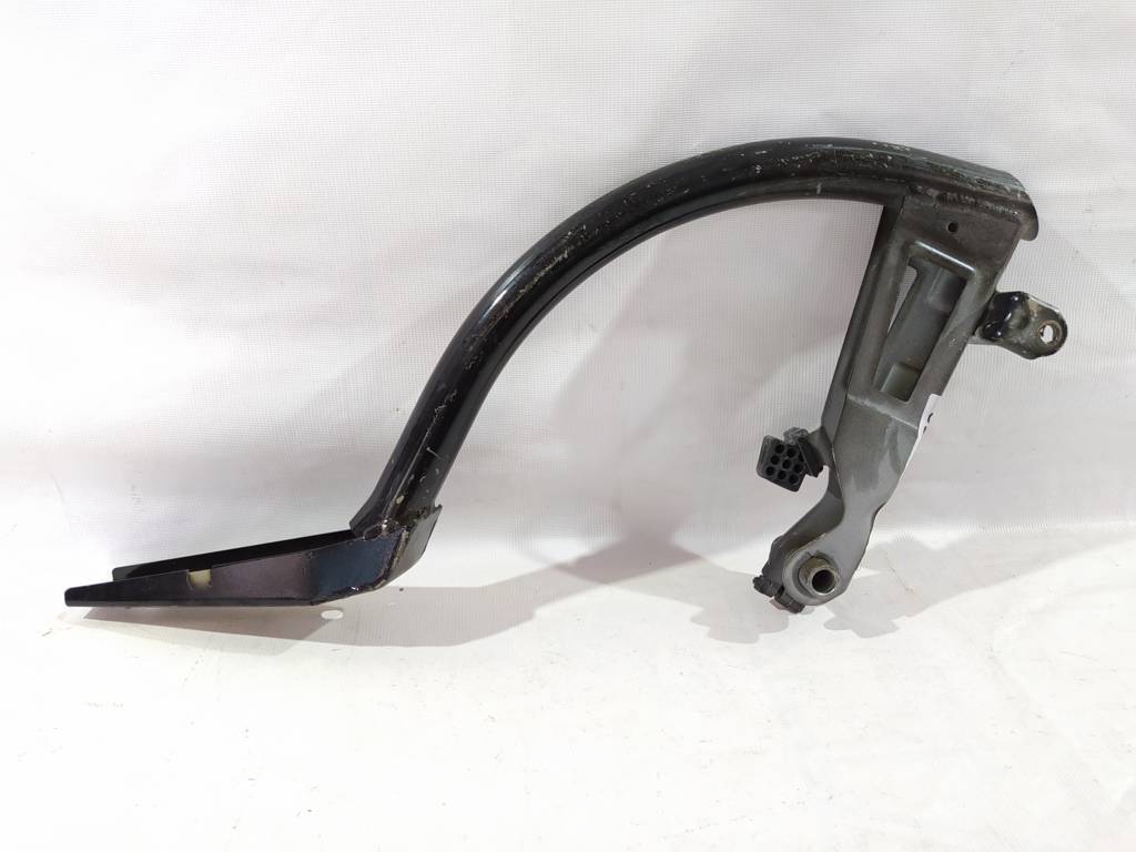 Regal. Петля кришки багажника ліва Buick Regal 2011-2017 22944914 Buick Regal