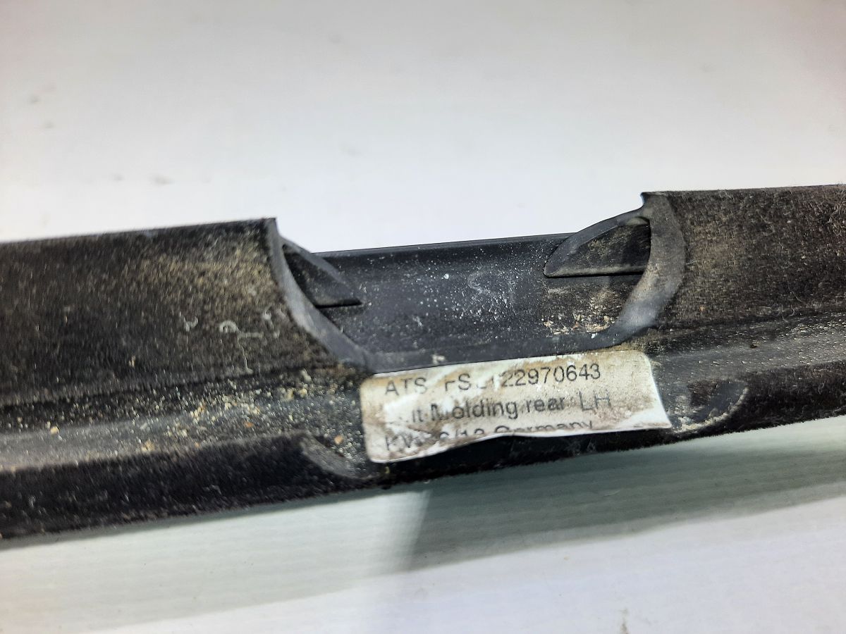 Ats Ущільнювальна гумка скла задньої лівої зовнішня (хром) Cadillac ATS 2013-2018 22970643 Cadillac ATS 9