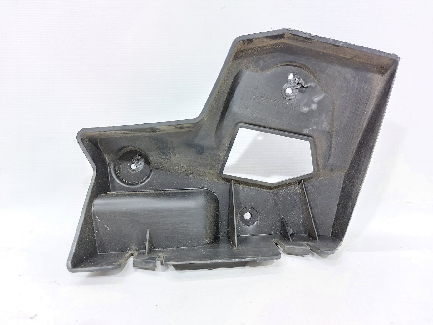 Volt Кріплення заднього бампера ліве верхнє Chevrolet Volt 2011-2015 22793093 Chevrolet Volt 4