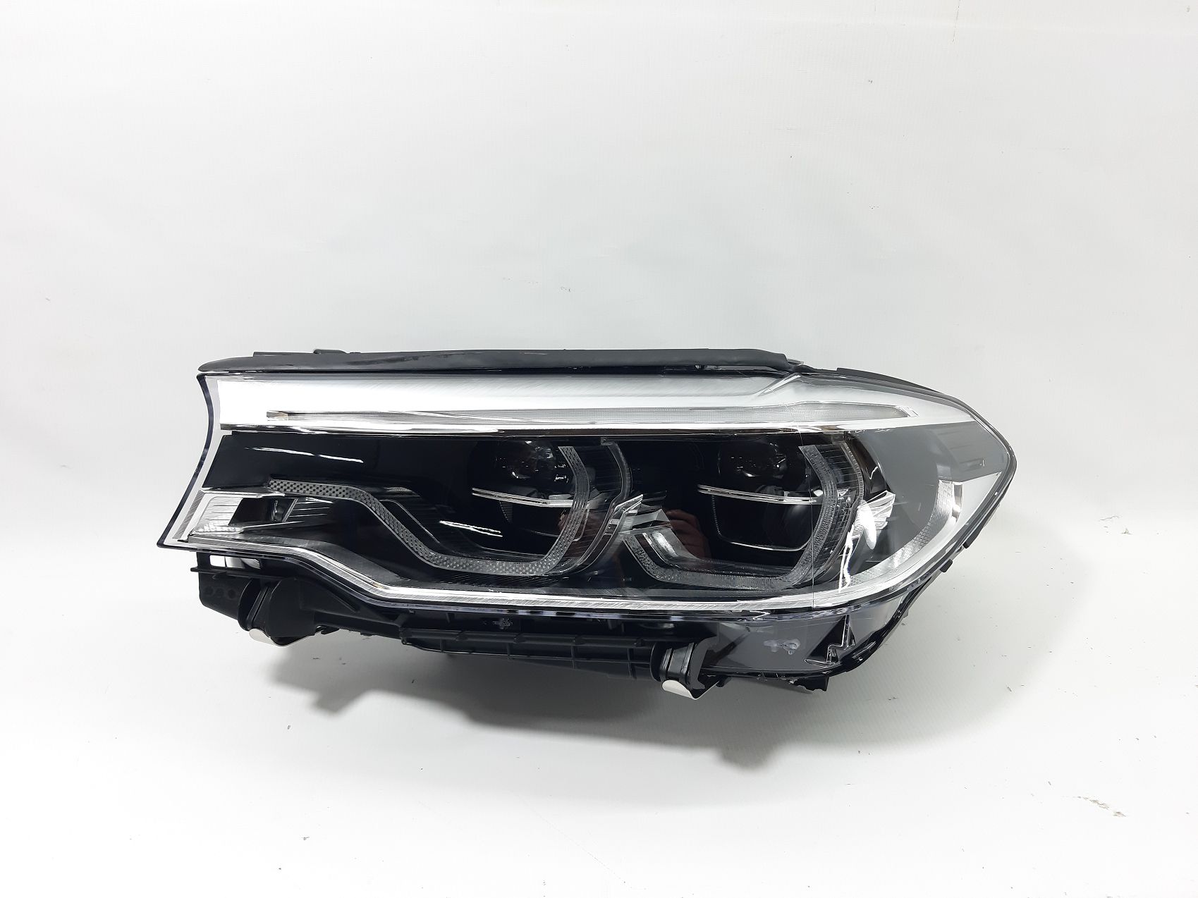 Фары головного света. Фара передняя левая adaptive LED BMW 5 2017-2020 63117214961 BMW 5 Фары головного света. Фара передняя левая adaptive LED BMW 5 2017-2020 63117214961 BMW 5