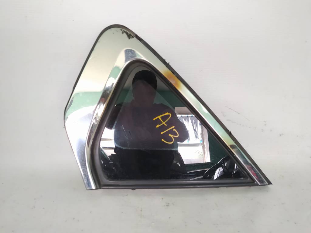 Altima Форточка дверей задньої чверті права Nissan Altima 2013-2018 833003TA1A Nissan Altima 4