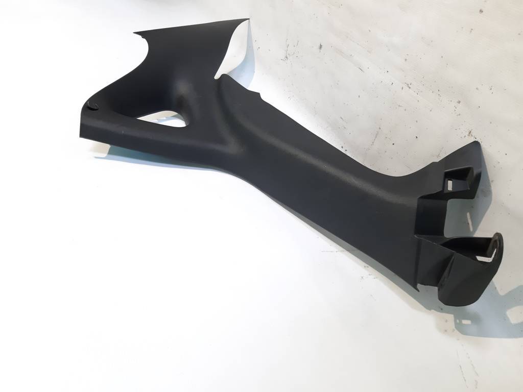 Dart Накладка стійки задньої права Dodge Dart 2013-2019 1SW46DX9AF Dodge Dart 35