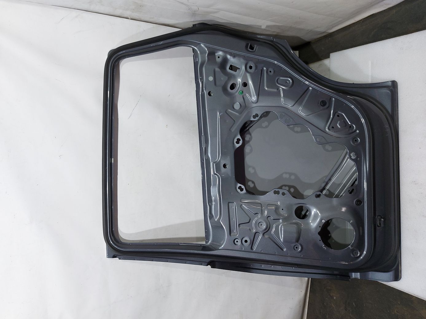 Двери Дверь задняя правая (темно-серая) Volkswagen ID.6 `2021 Volkswagen ID.6 13