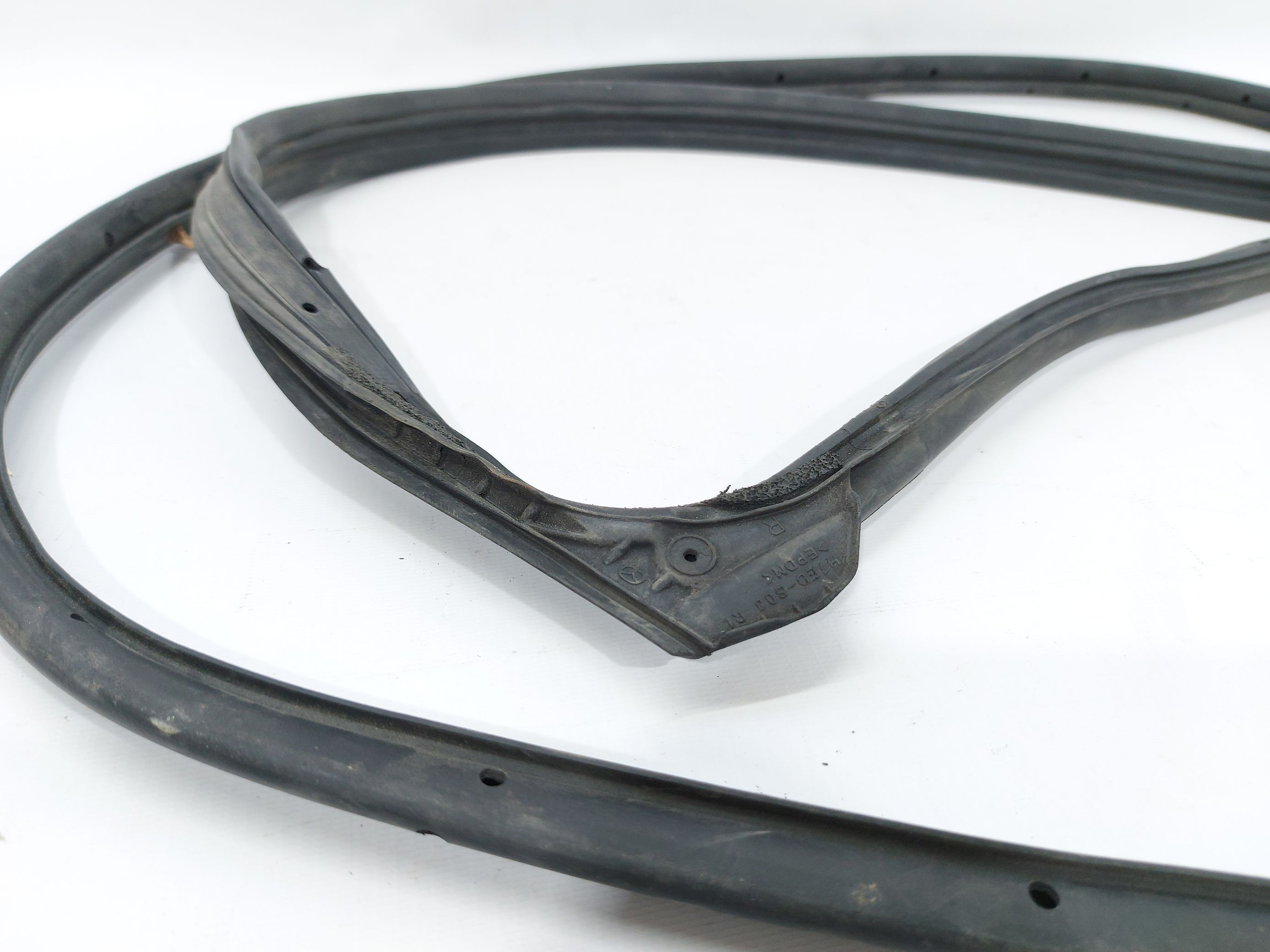 6 Ущільнювальна гумка дверей передньої правої Mazda 6 2014-2017 GHP958760C Mazda 6 3 6 Ущільнювальна гумка дверей передньої правої Mazda 6 2014-2017 GHP958760C Mazda 6 3