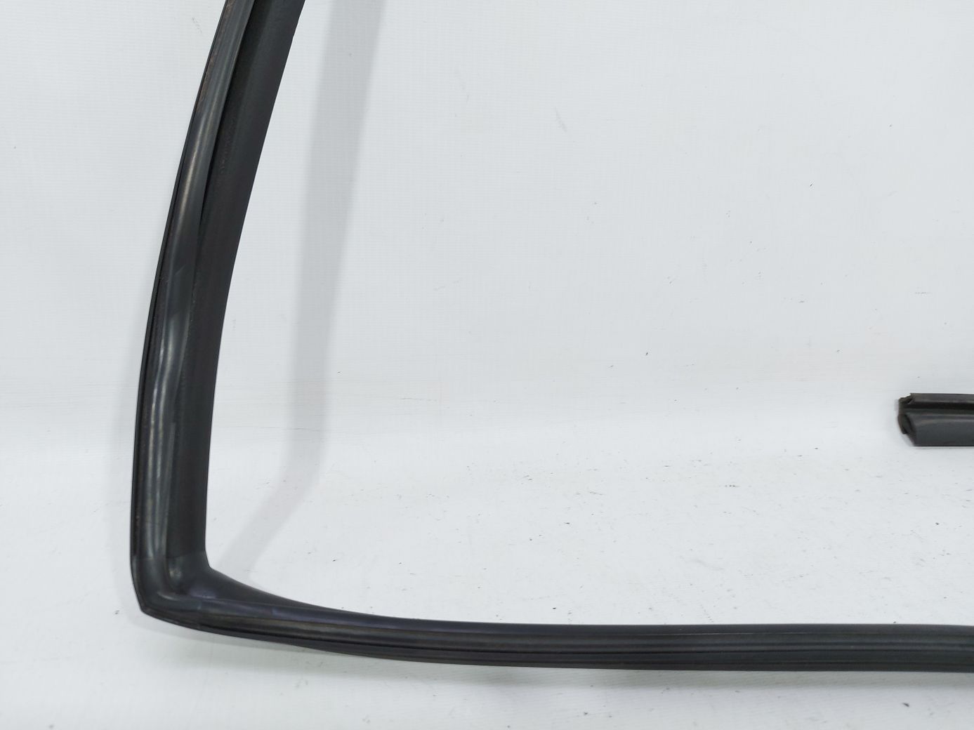 Forte Ущільнювач скла двері передньої правої внутрішній Kia Forte 2014-2018 82540A7000 Kia Forte 3